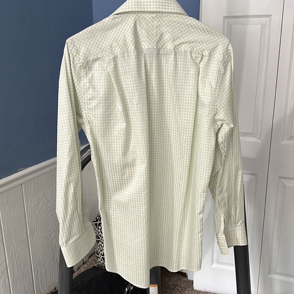 Two Jos A. Bank Men’s Shirts - Picture 4 of 7